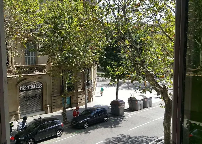 Fabrizzios Terrace Hostel Barcelona